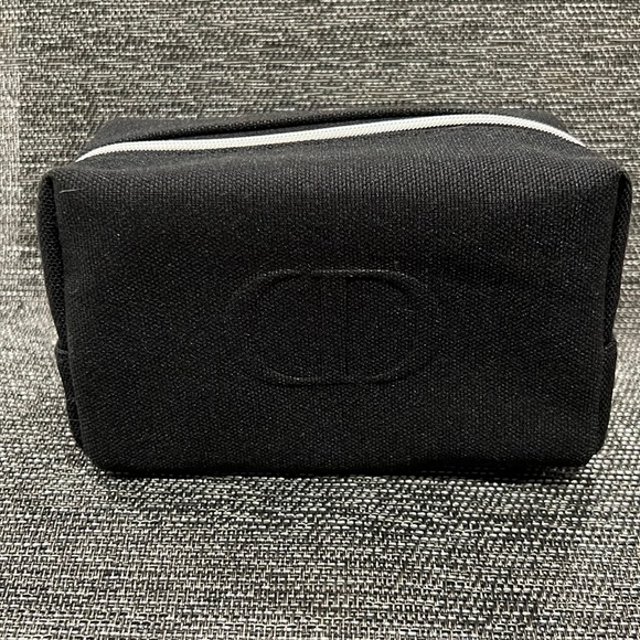 *NEW* Dior cosmetic bag - Picture 1 of 4